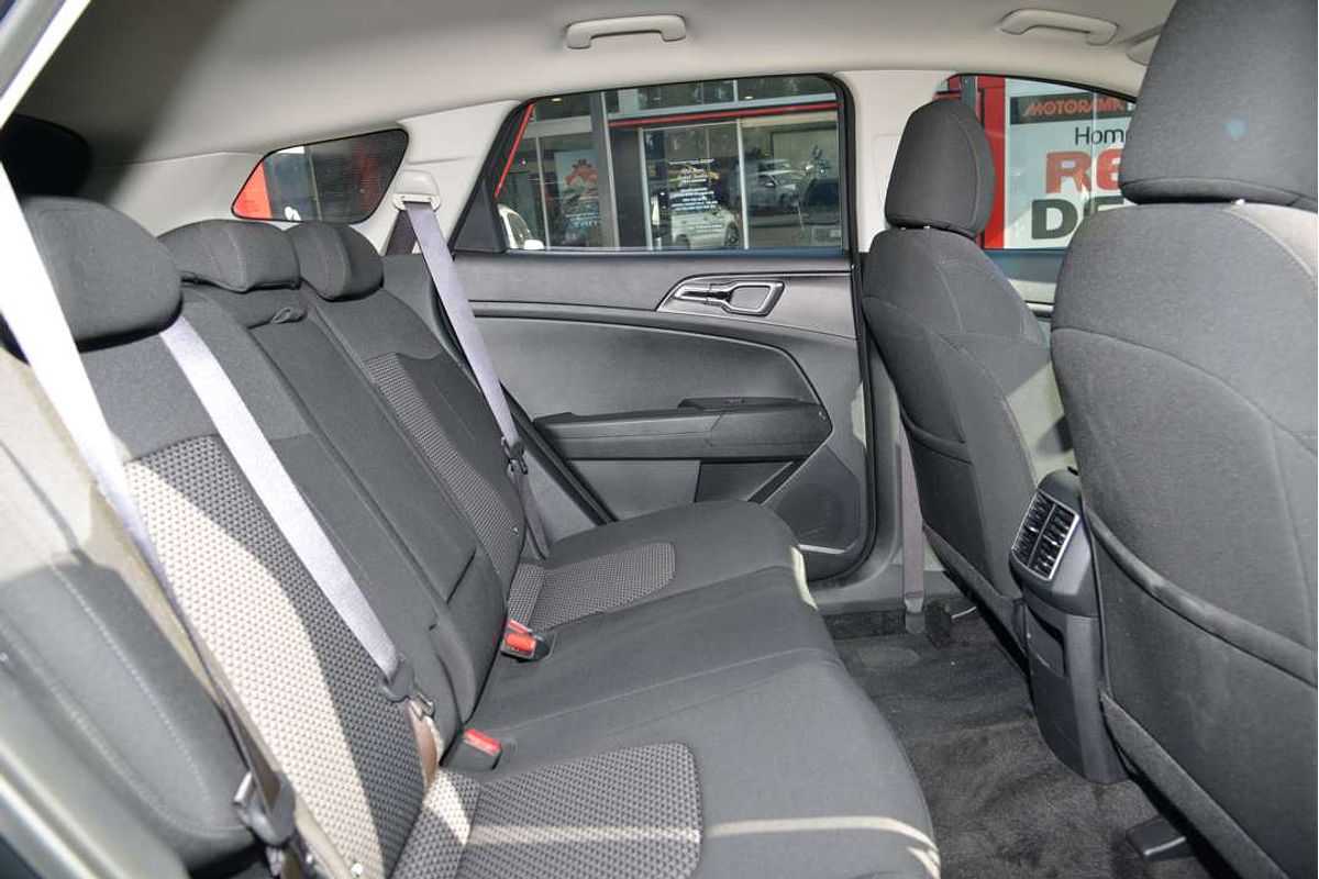 2024 Kia Sportage S NQ5