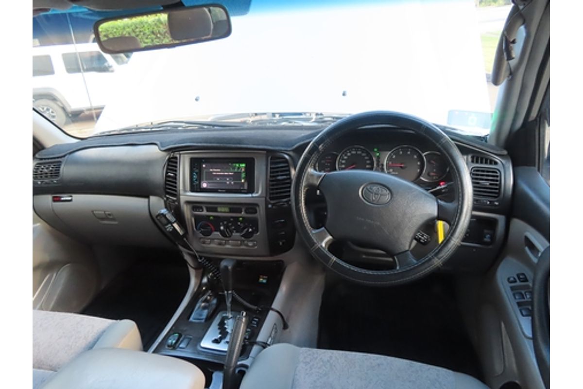 2004 Toyota Landcruiser GXL UZJ100R