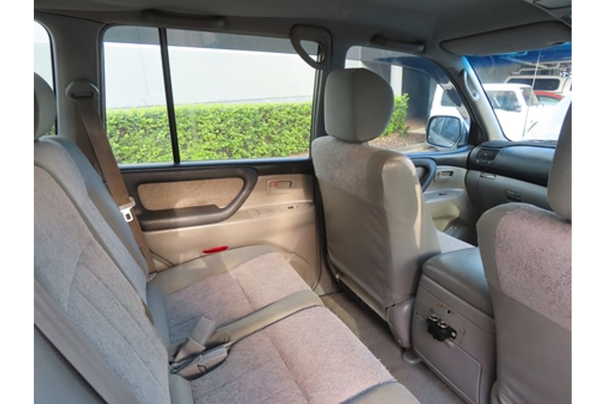 2004 Toyota Landcruiser GXL UZJ100R