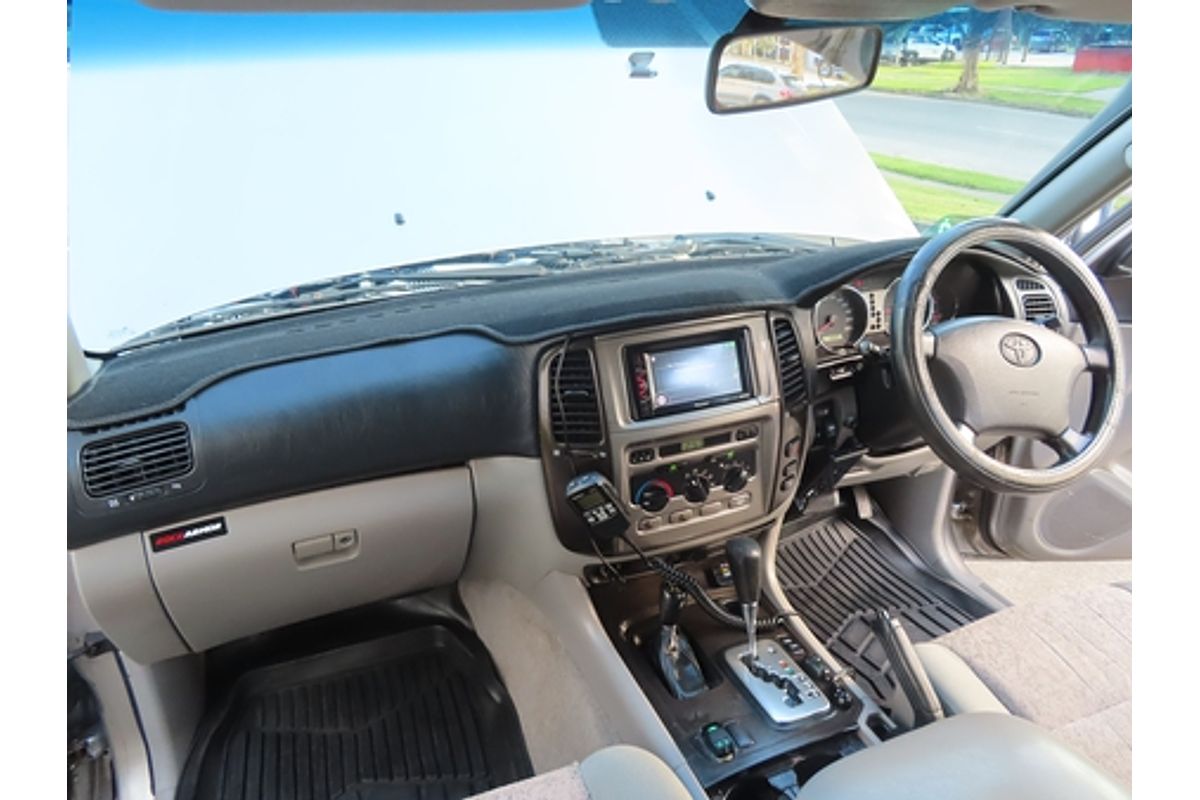 2004 Toyota Landcruiser GXL UZJ100R