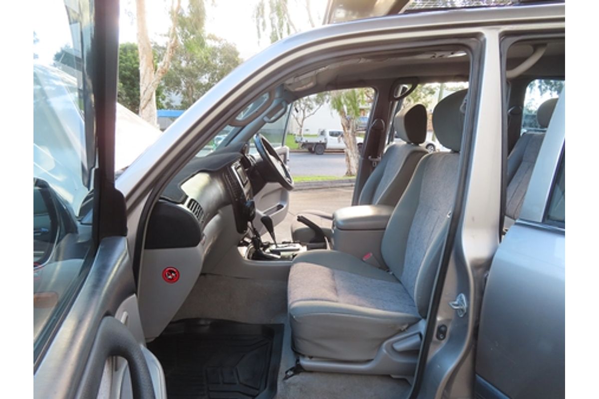2004 Toyota Landcruiser GXL UZJ100R