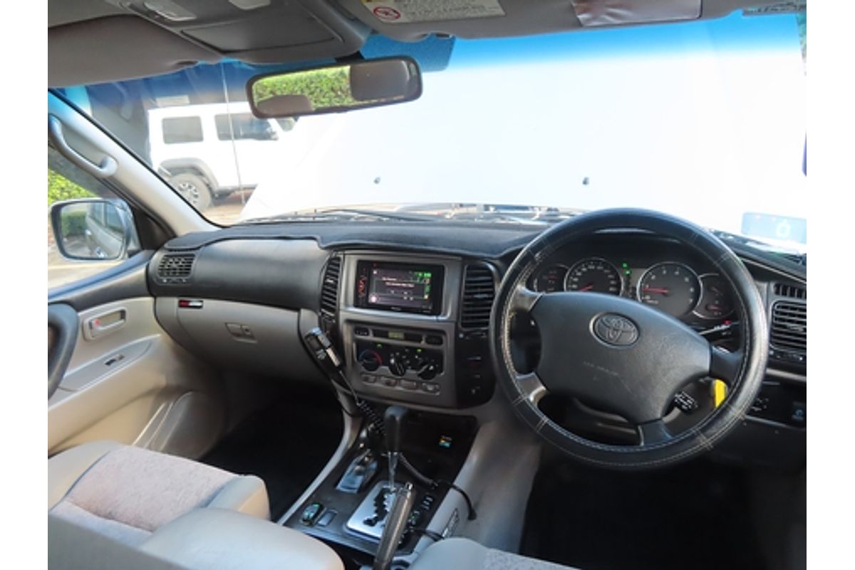 2004 Toyota Landcruiser GXL UZJ100R