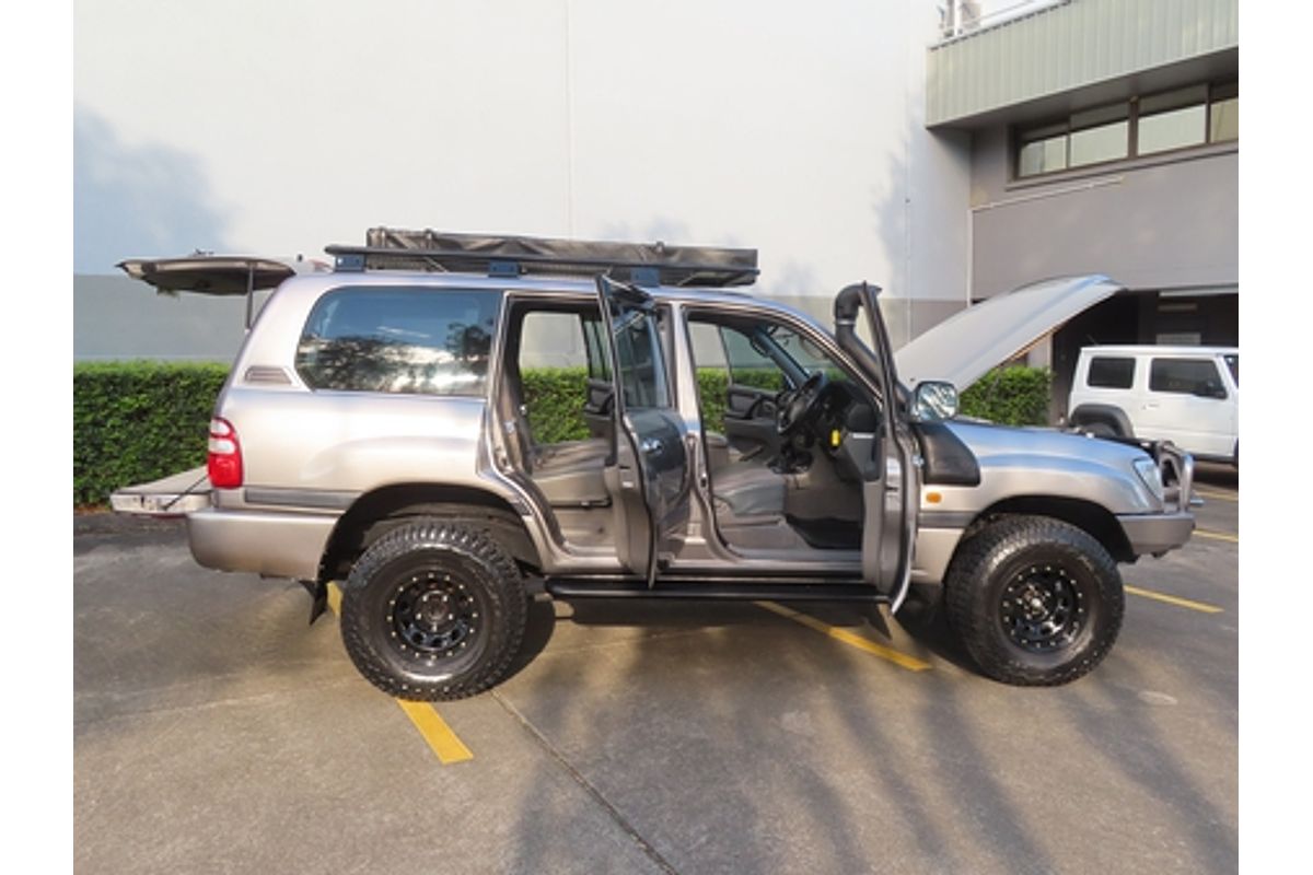 2004 Toyota Landcruiser GXL UZJ100R