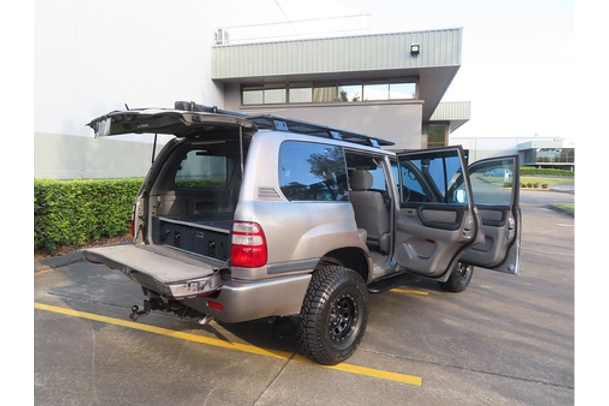 2004 Toyota Landcruiser GXL UZJ100R