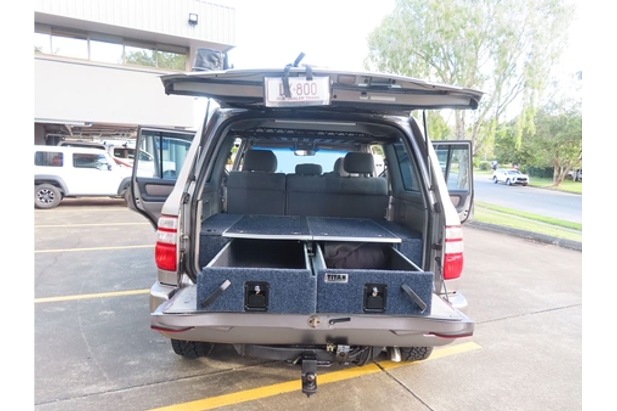 2004 Toyota Landcruiser GXL UZJ100R