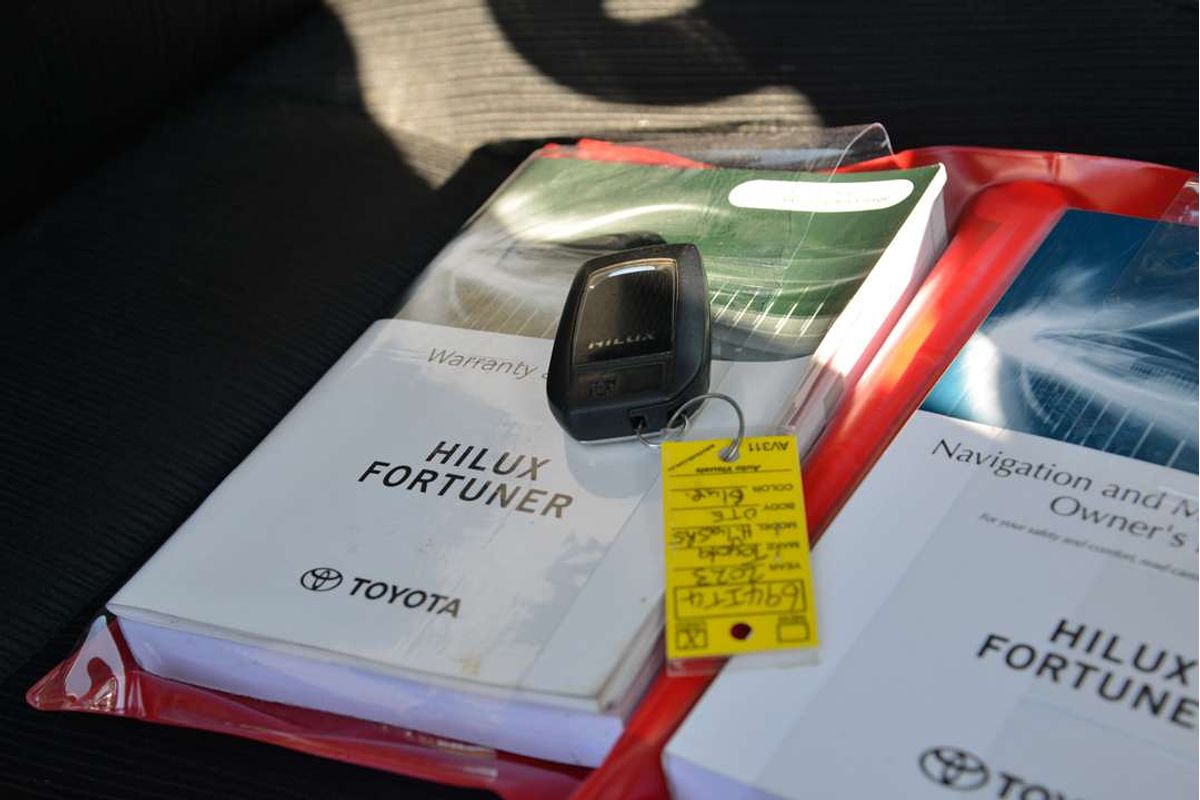 2023 Toyota Hilux SR5 GUN126R 4X4