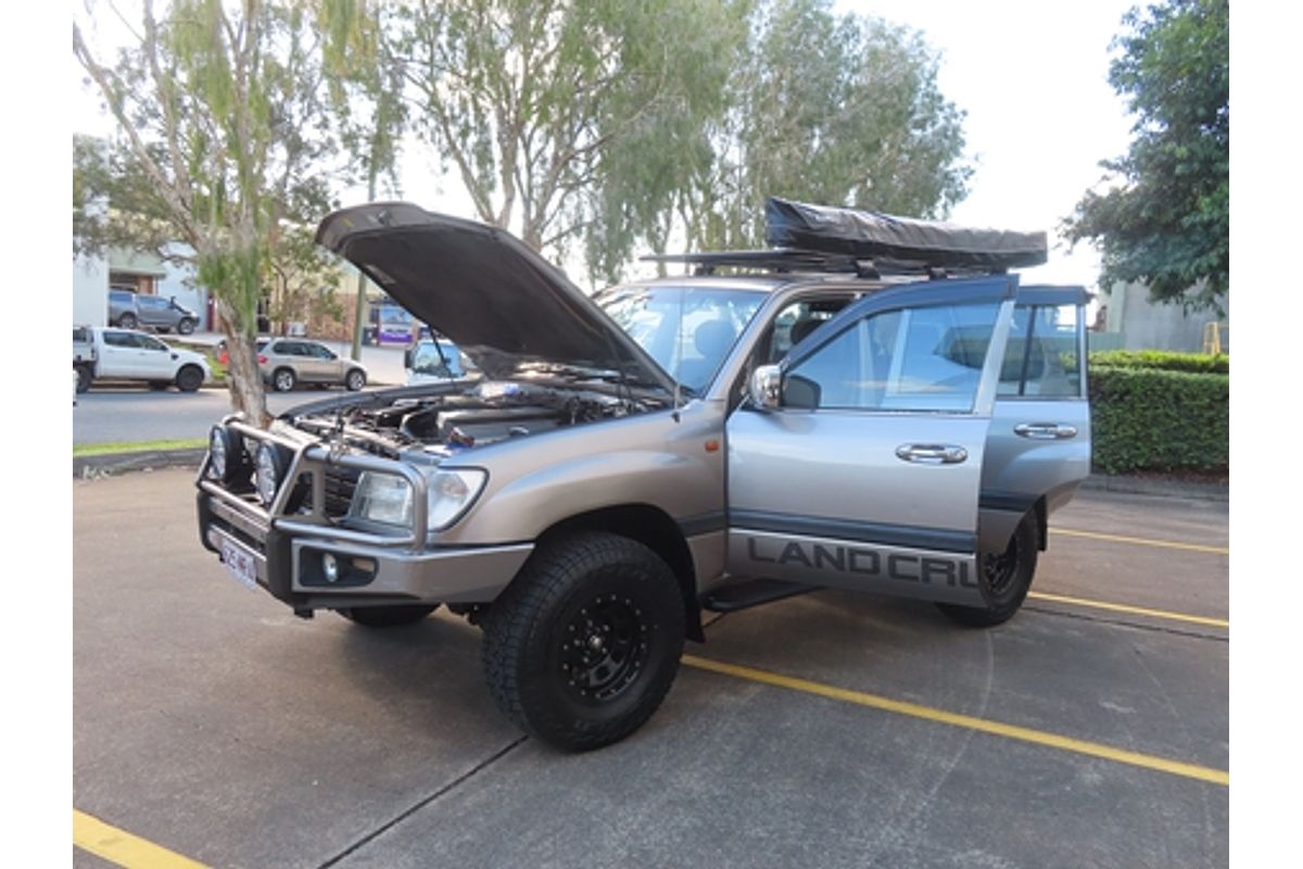 2004 Toyota Landcruiser GXL UZJ100R