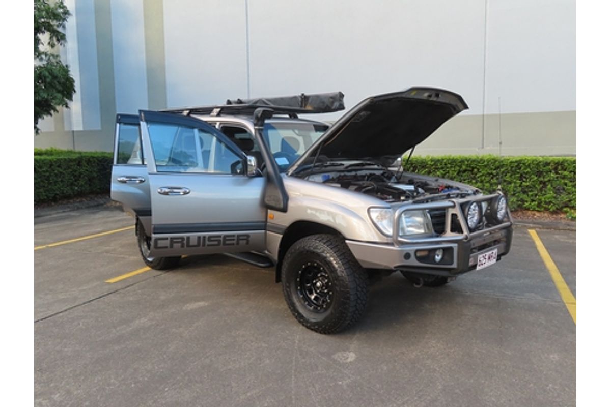2004 Toyota Landcruiser GXL UZJ100R