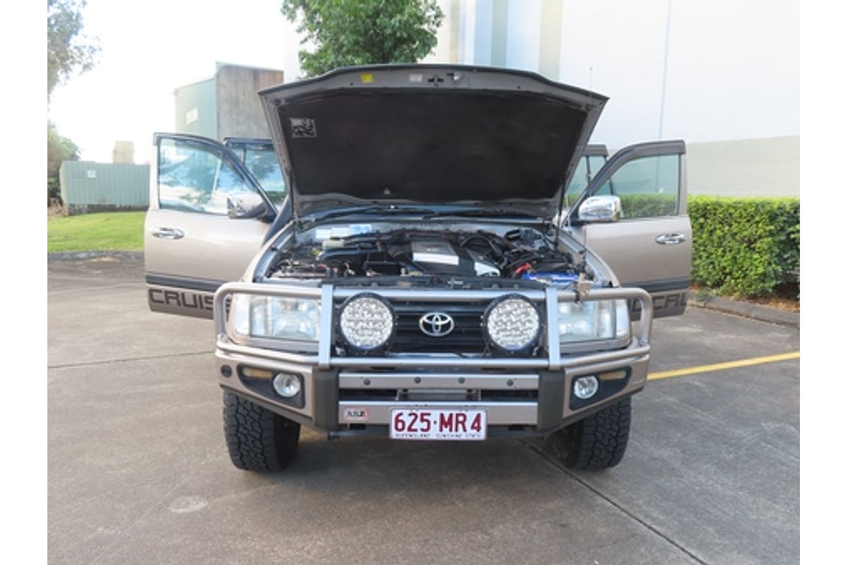 2004 Toyota Landcruiser GXL UZJ100R