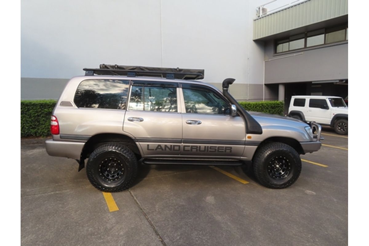 2004 Toyota Landcruiser GXL UZJ100R