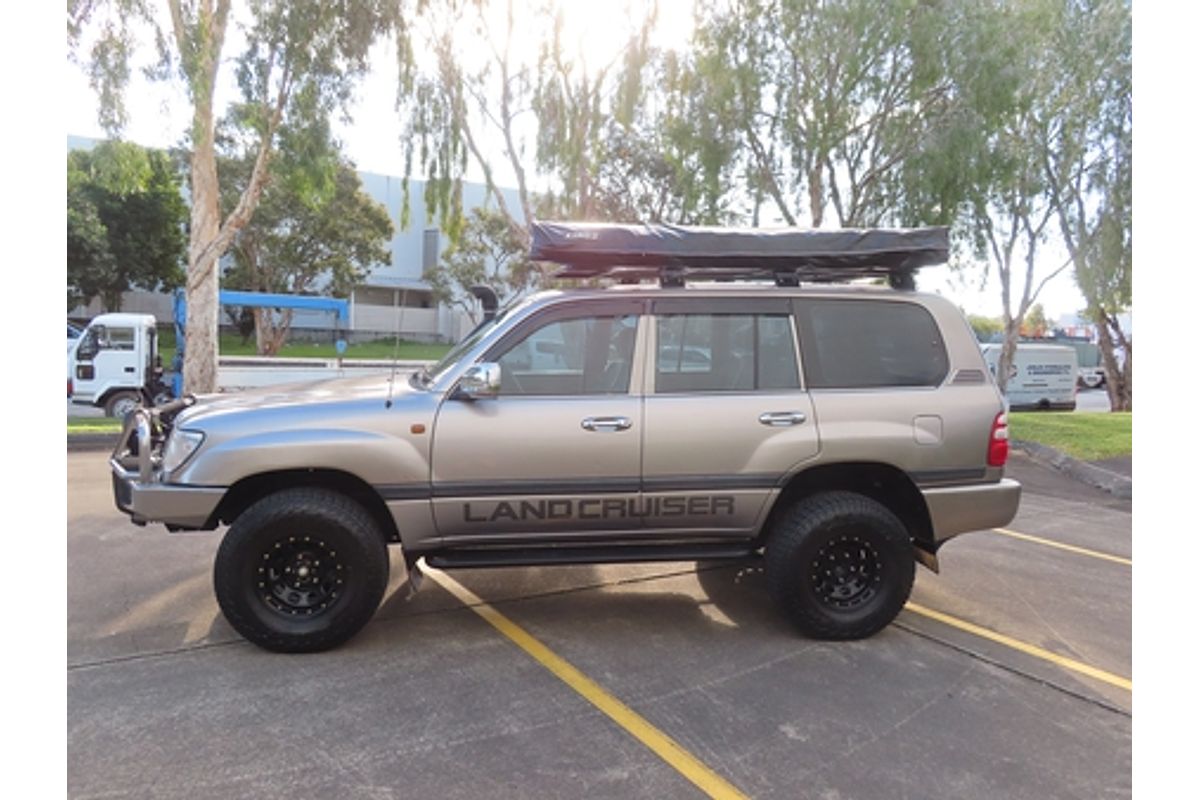2004 Toyota Landcruiser GXL UZJ100R