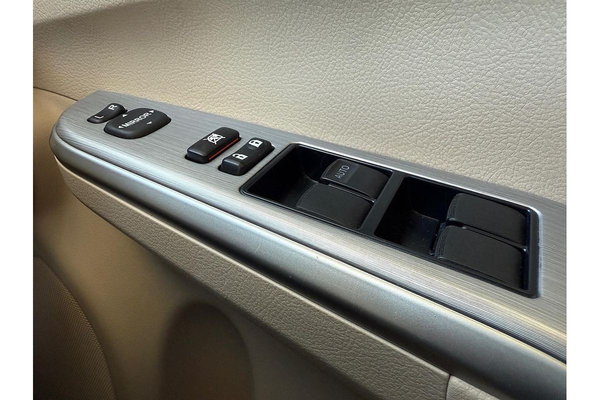 2015 Toyota Camry Hybrid HL AVV50R