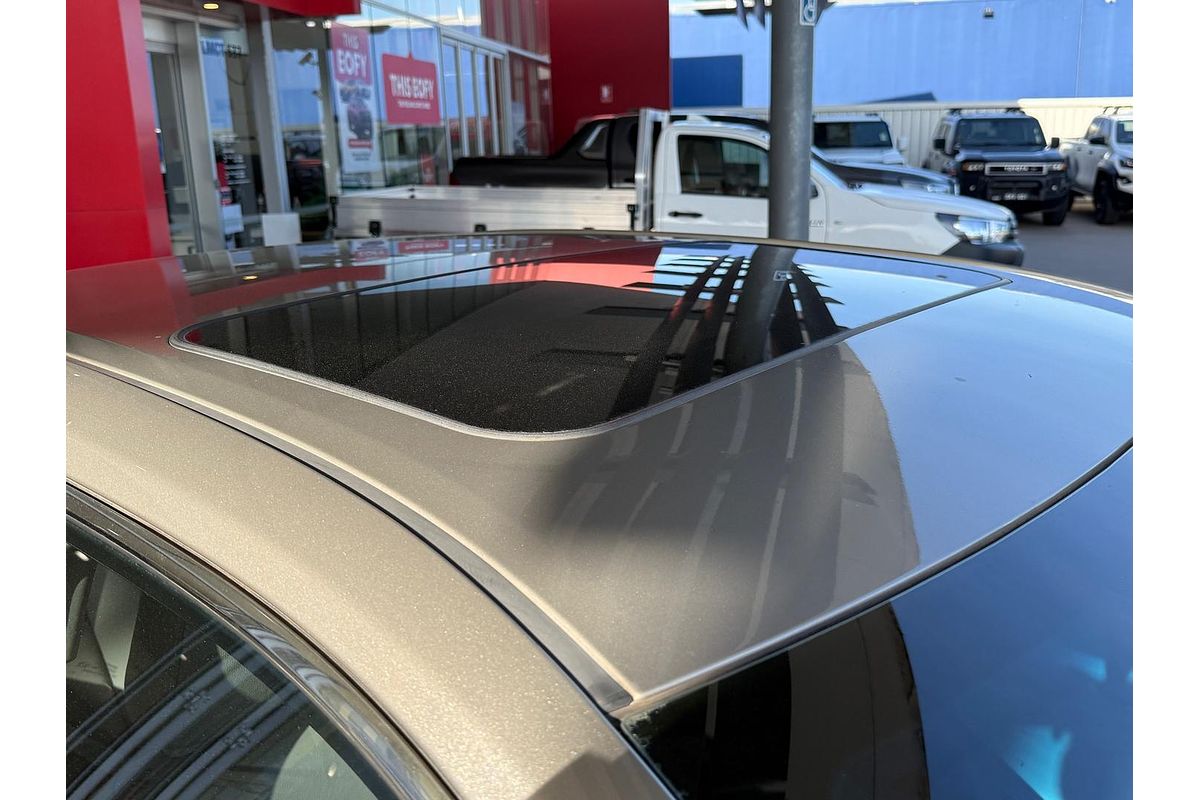 2015 Toyota Camry Hybrid HL AVV50R