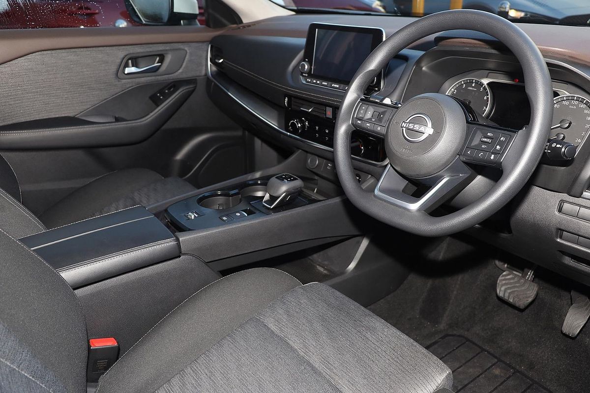 2024 Nissan X-TRAIL ST T33