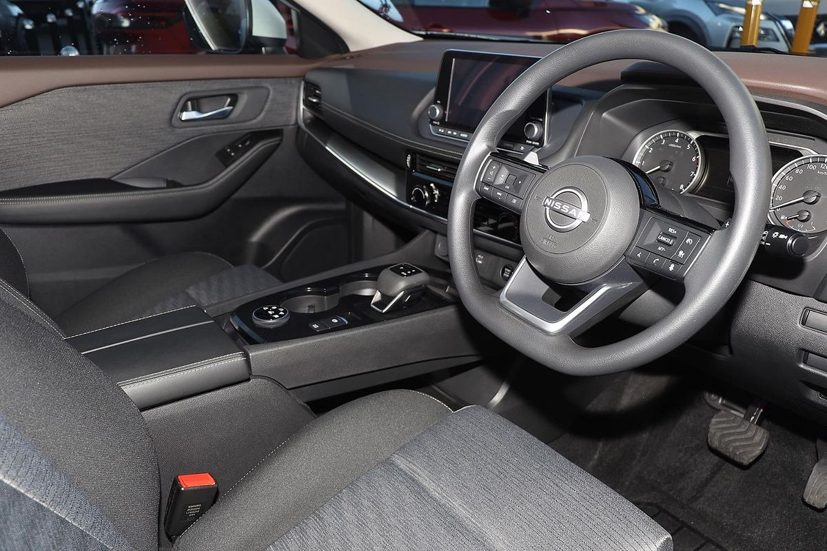 2024 Nissan X-TRAIL ST T33