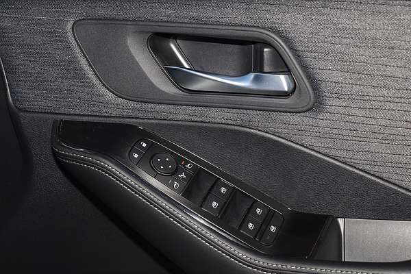 2024 Nissan X-TRAIL ST T33