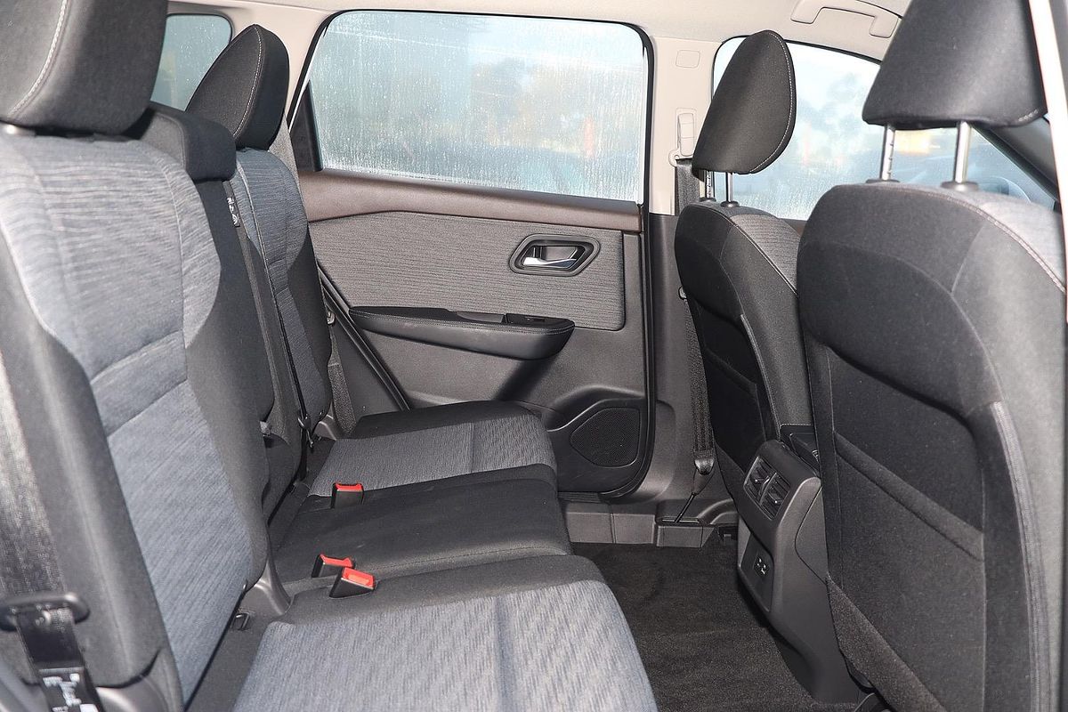 2024 Nissan X-TRAIL ST T33