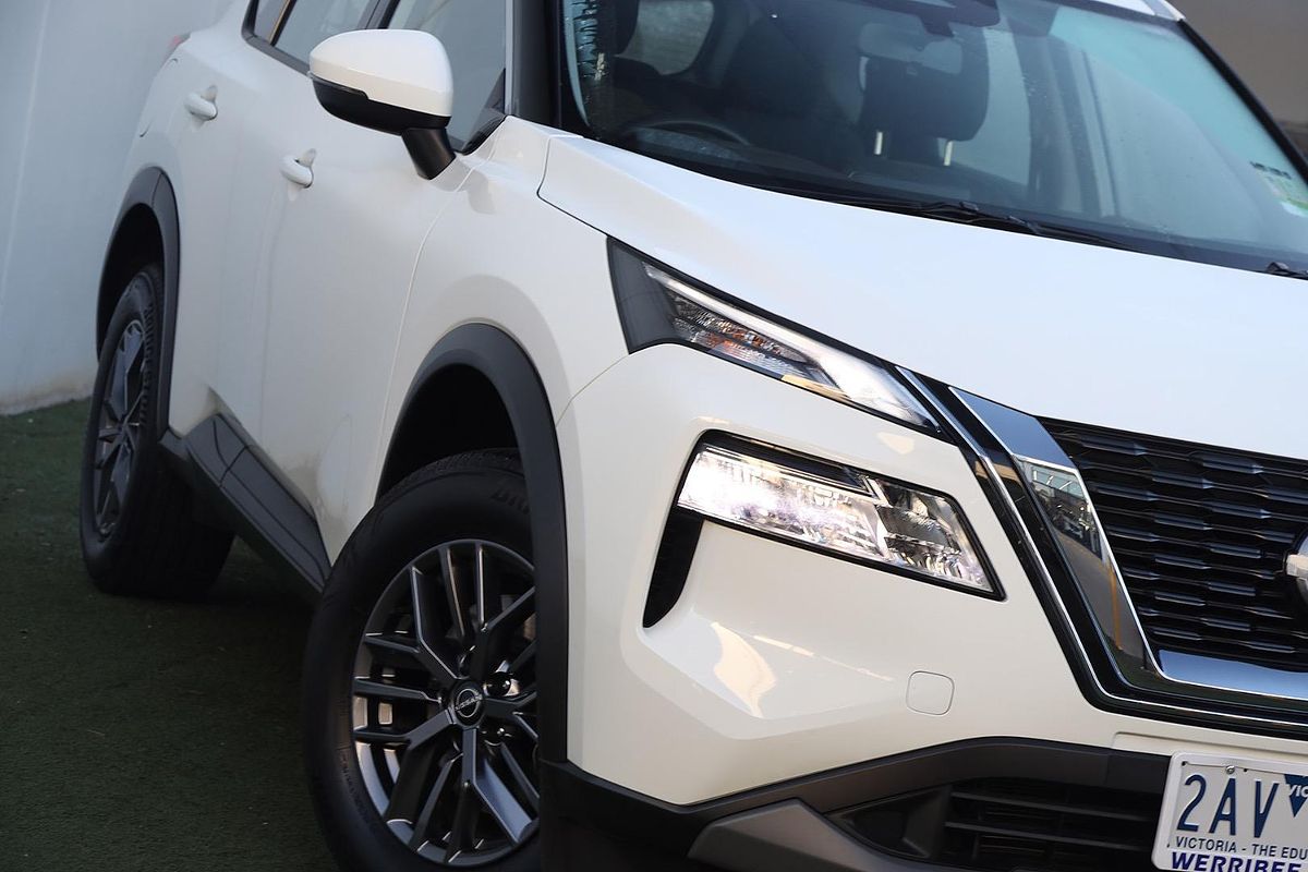 2025 Nissan X-TRAIL ST T33