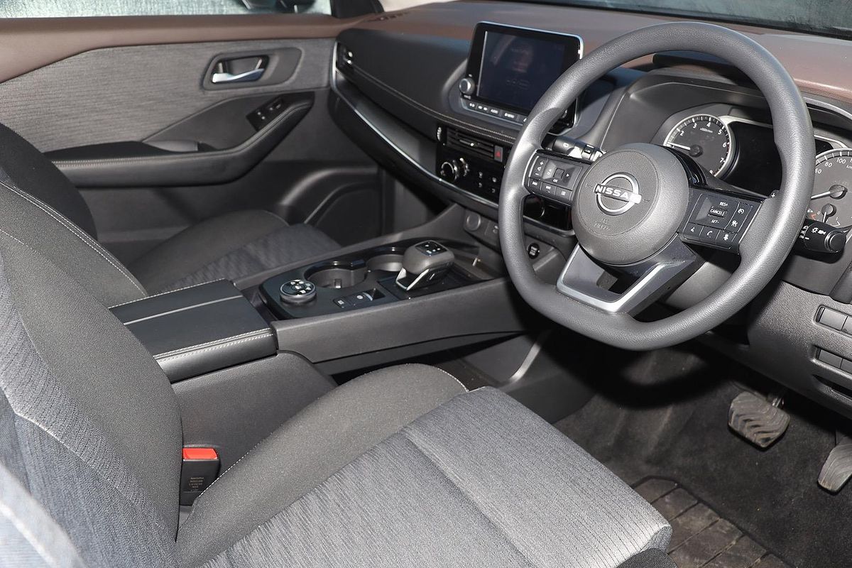 2025 Nissan X-TRAIL ST T33