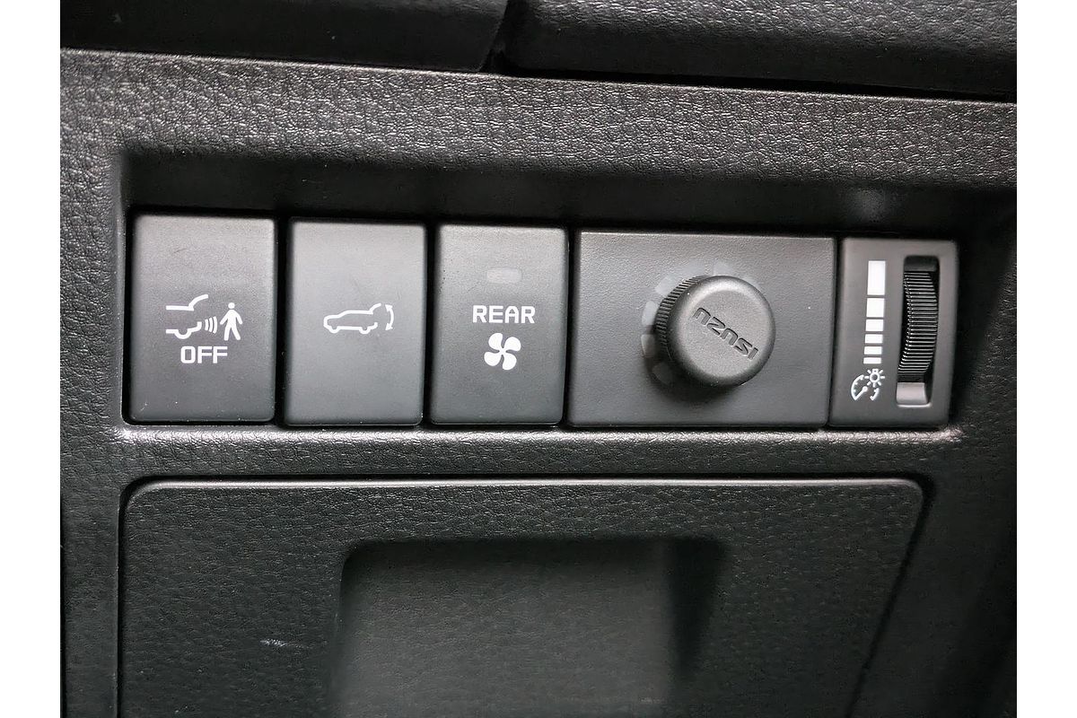 2025 Isuzu MU-X LS-U