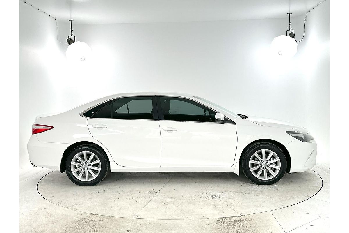 2017 Toyota Camry Atara S ASV50R