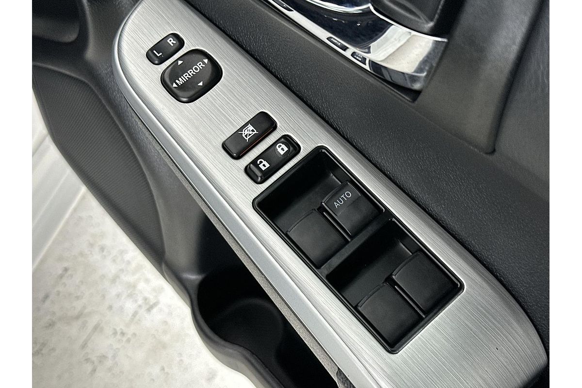2017 Toyota Camry Atara S ASV50R