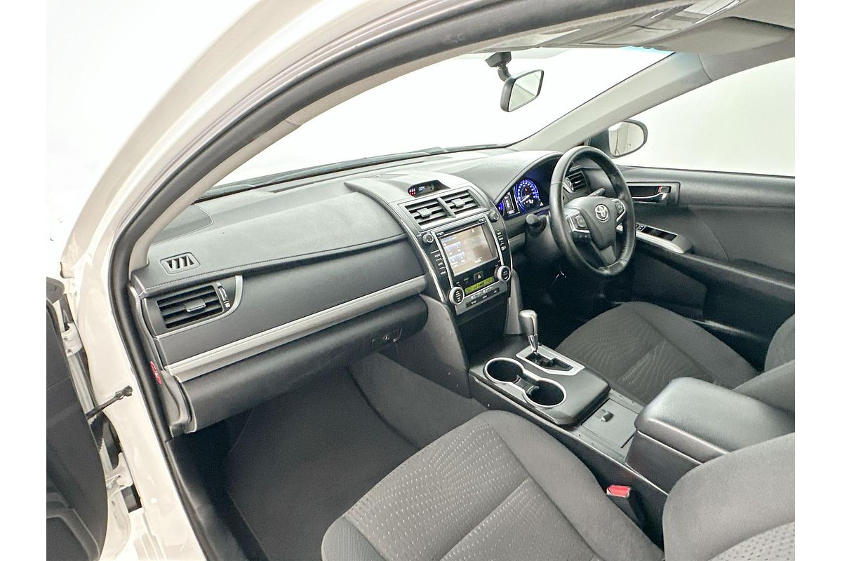 2017 Toyota Camry Atara S ASV50R