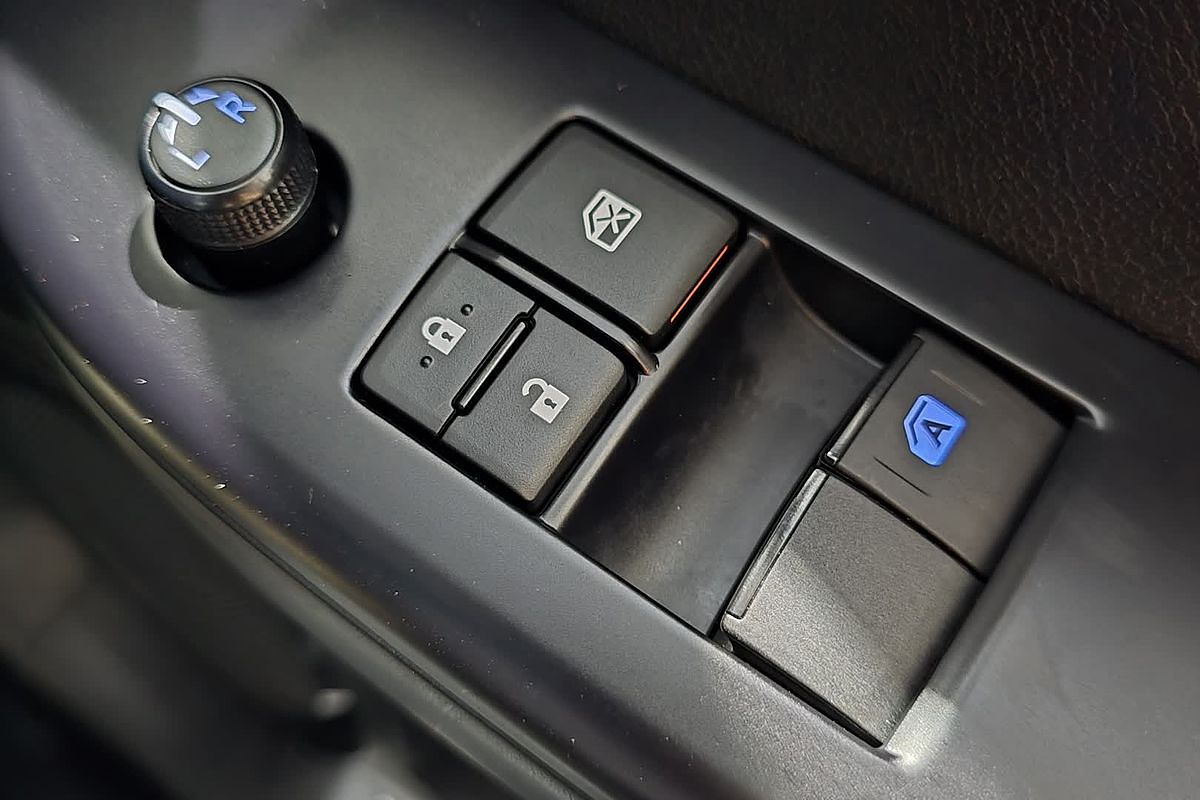2021 Toyota Hilux Hilux 4x2 Workmate 2.7L Petrol Automatic Single Cab C/C TGN121R Rear Wheel Drive