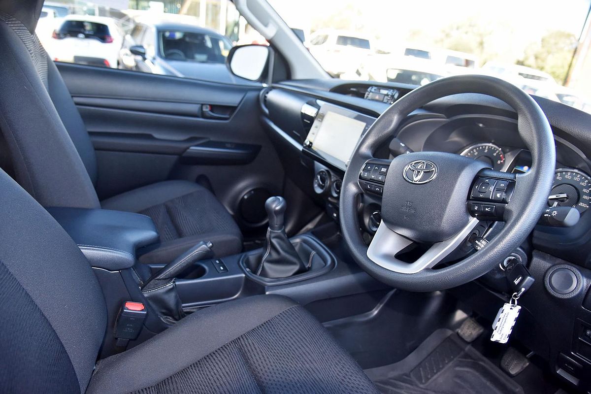 2024 Toyota Hilux SR GUN126R 4X4