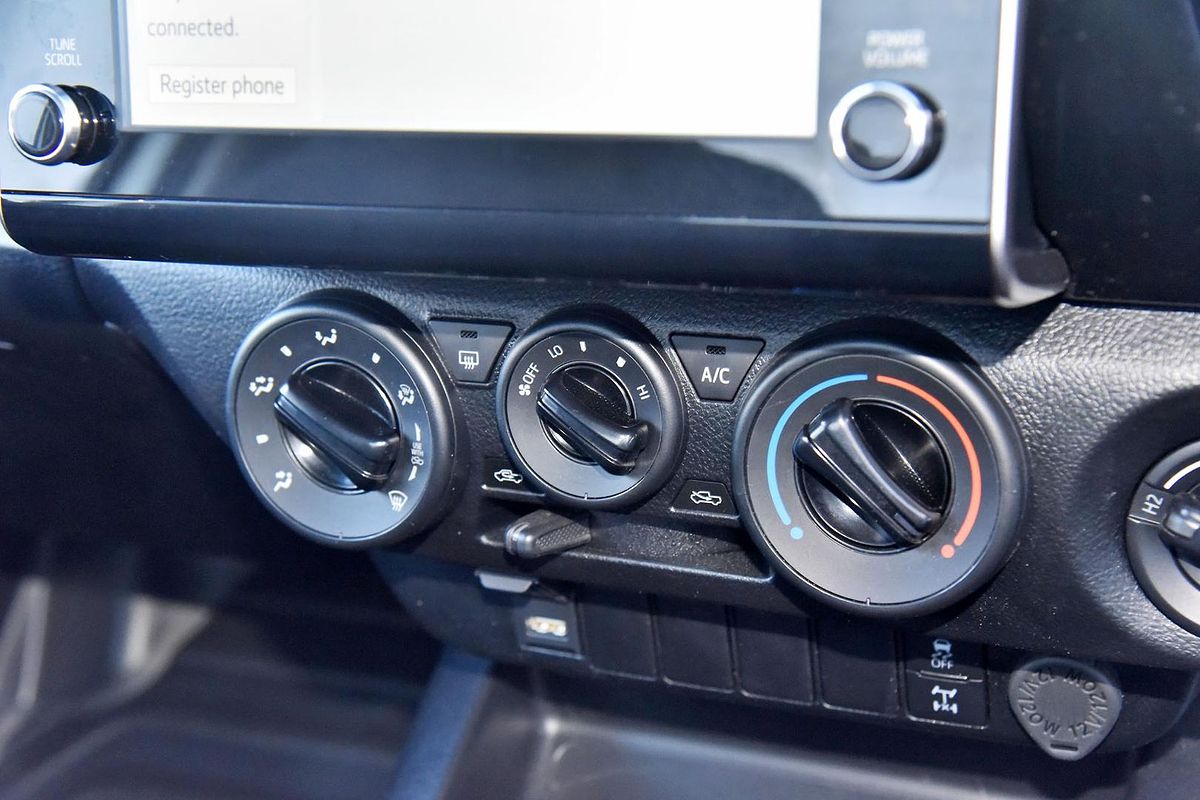 2024 Toyota Hilux SR GUN126R 4X4