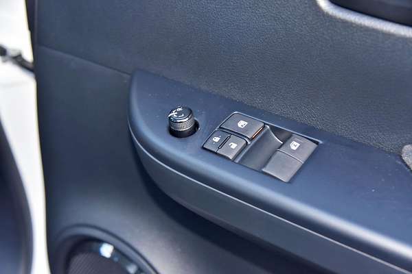 2024 Toyota Hilux SR GUN126R 4X4
