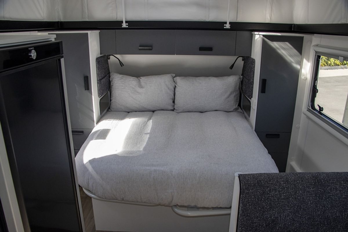 2025 Jayco STARCRAFT POPTOP 13.42-2.BP.SC-MY25