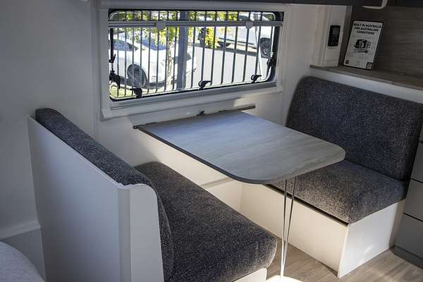 2025 Jayco STARCRAFT POPTOP 13.42-2.BP.SC-MY25