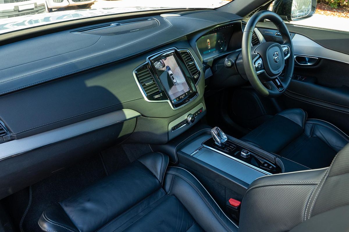 2023 Volvo XC90 Ultimate B6 Dark