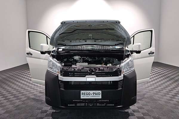 2019 Toyota Hiace Commuter GDH322R