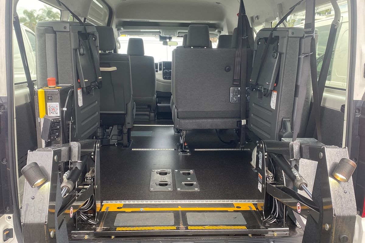 2019 Toyota Hiace Commuter GDH322R