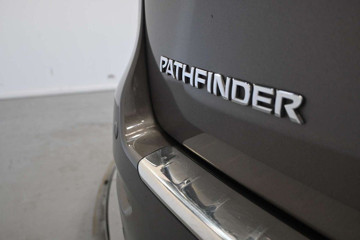 2014 Nissan Pathfinder Ti R52