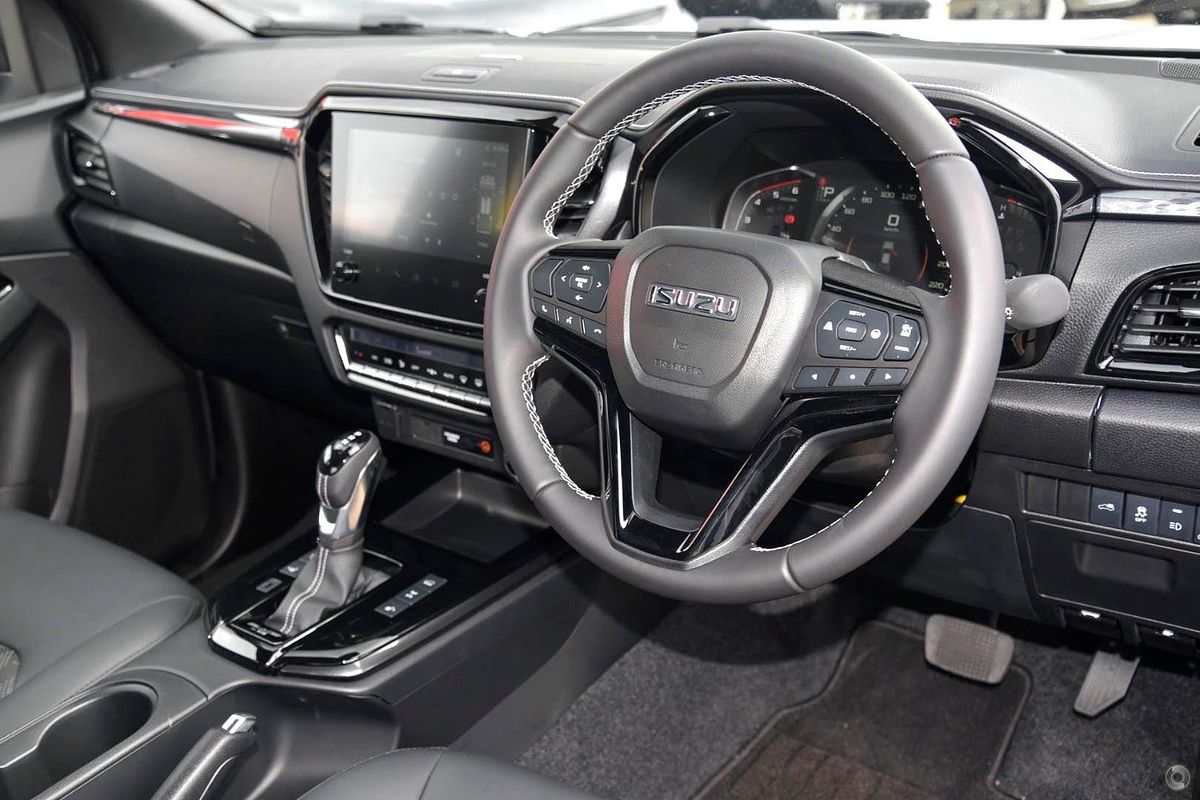 2025 Isuzu D-MAX BLADE 4X4