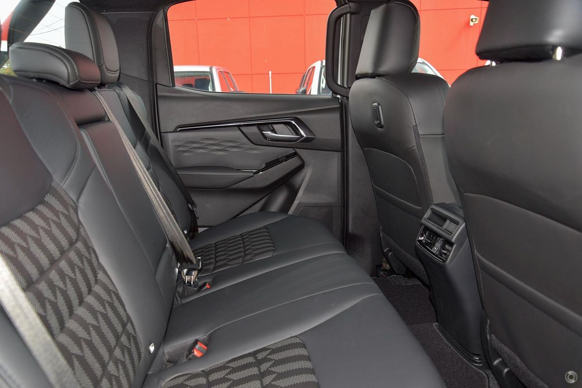 2025 Isuzu D-MAX BLADE 4X4