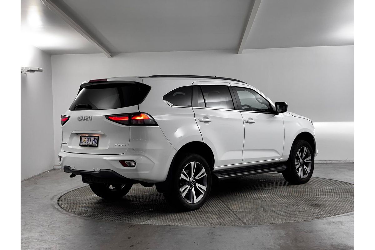 2023 Isuzu MU-X LS-T