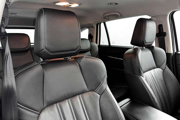2023 Isuzu MU-X LS-T