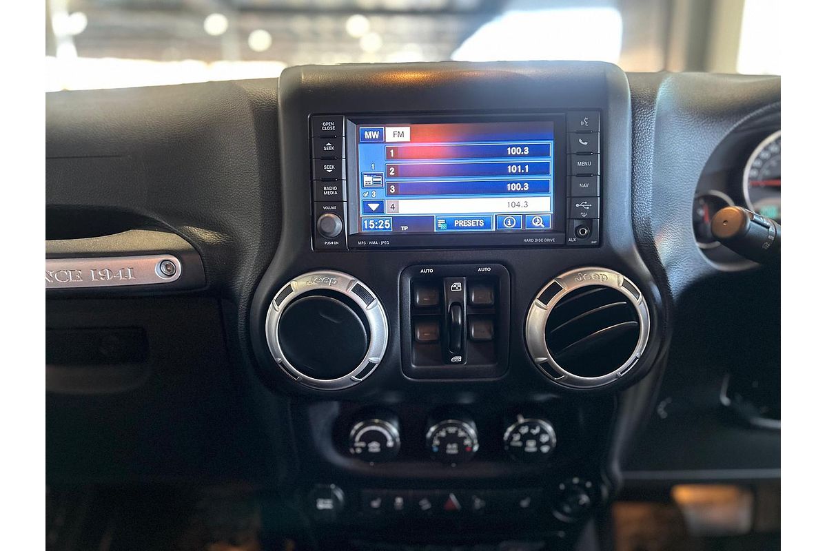 2015 Jeep Wrangler Unlimited Overland JK