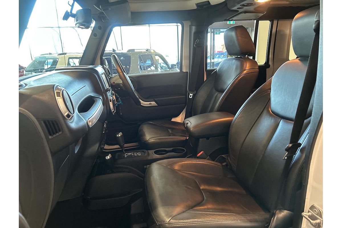 2015 Jeep Wrangler Unlimited Overland JK