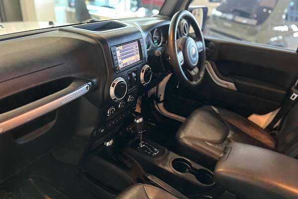 2015 Jeep Wrangler Unlimited Overland JK