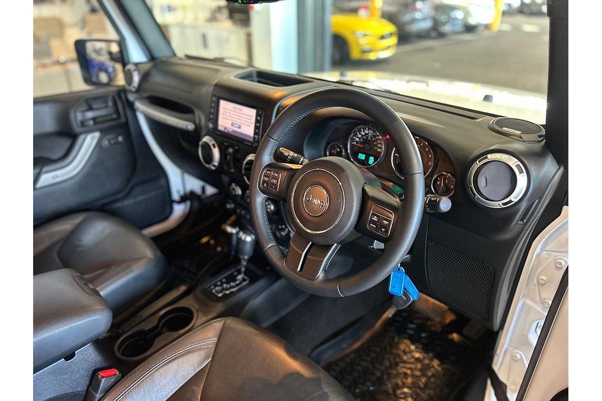 2015 Jeep Wrangler Unlimited Overland JK