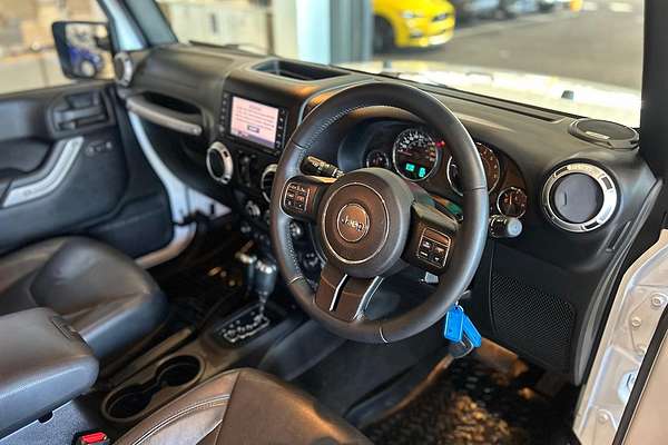2015 Jeep Wrangler Unlimited Overland JK