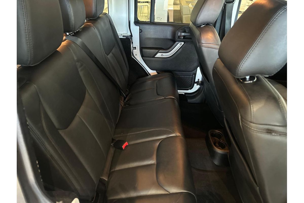 2015 Jeep Wrangler Unlimited Overland JK