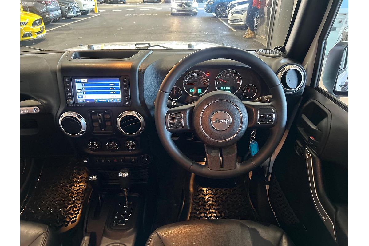 2015 Jeep Wrangler Unlimited Overland JK