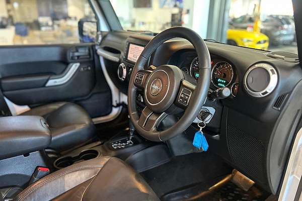 2015 Jeep Wrangler Unlimited Overland JK