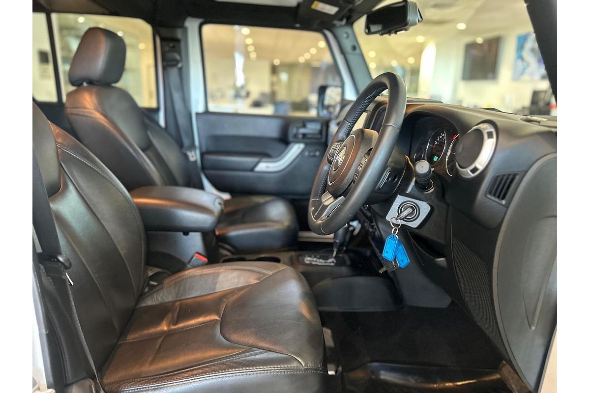 2015 Jeep Wrangler Unlimited Overland JK